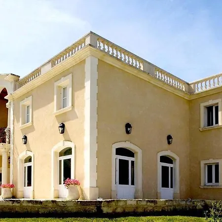Des Sables 3* Эг-Морт
